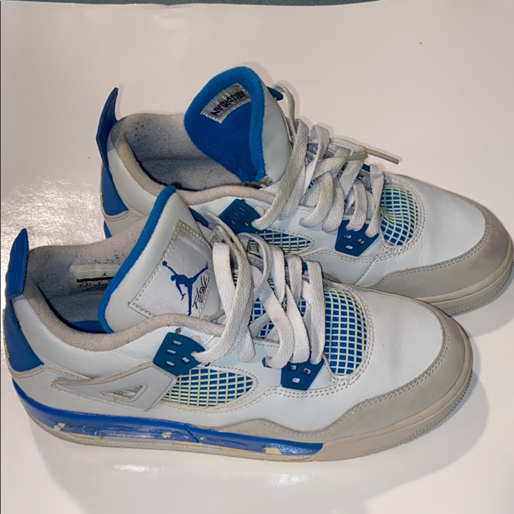Jordan 4 Military Blue